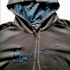 Men's Nike Therma-fit Hoodie black/charcoal. Blue camouflage swoosh.